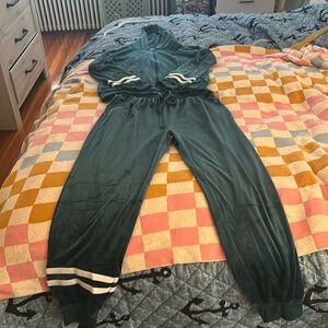 Hot Touch Velour Track Suit. Teal. Size M